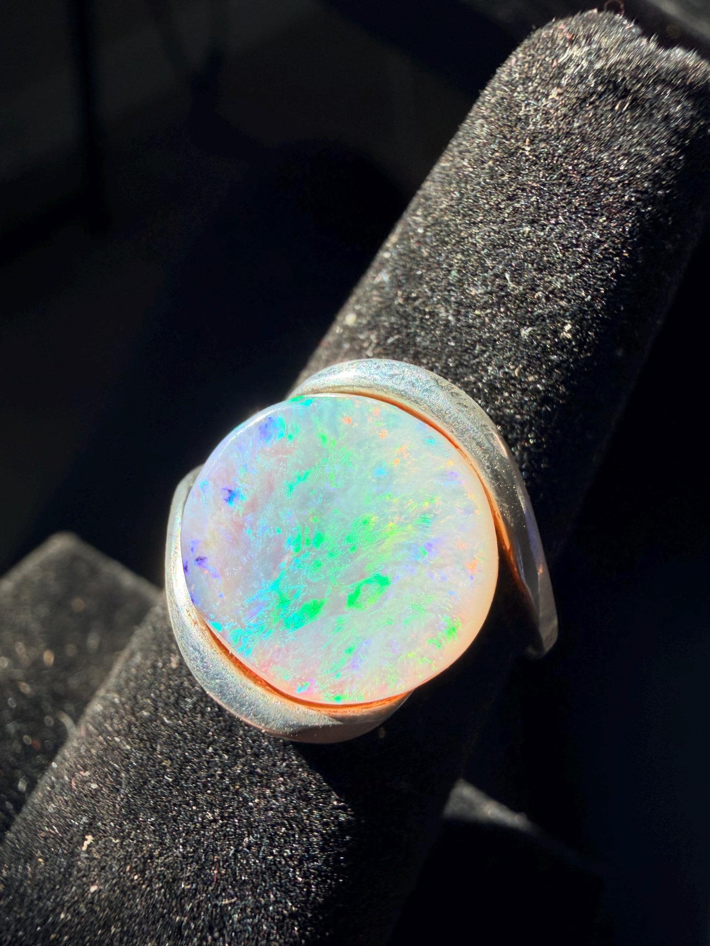 2.8 carat Australian opal adjustable ring from Coober Pedy