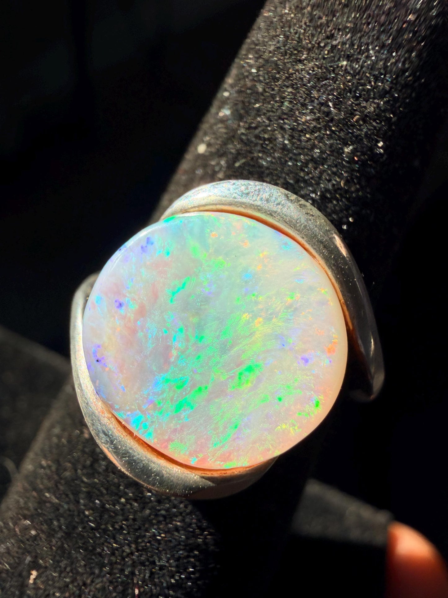 2.8 carat Australian opal adjustable ring from Coober Pedy