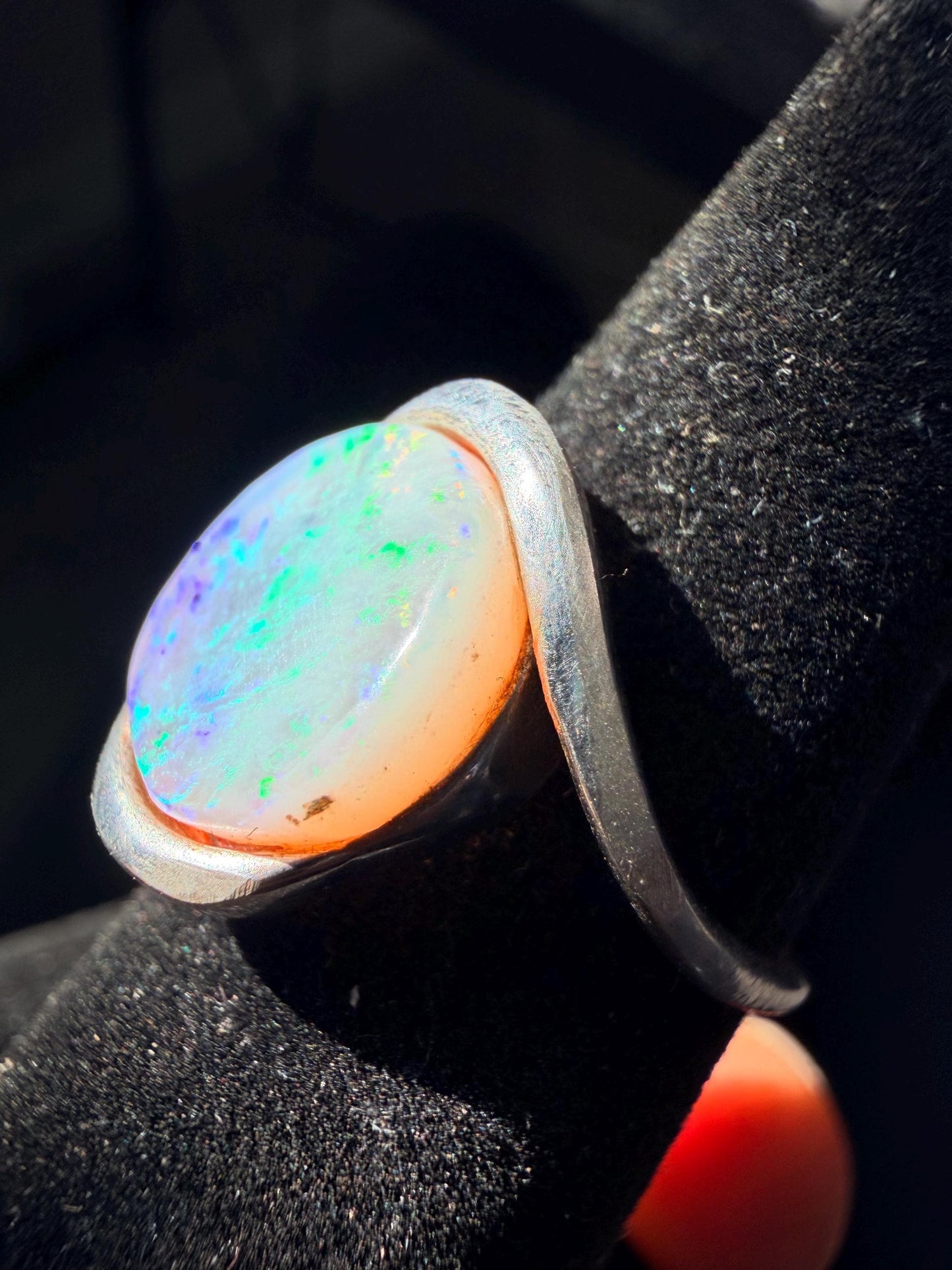 2.8 carat Australian opal adjustable ring from Coober Pedy