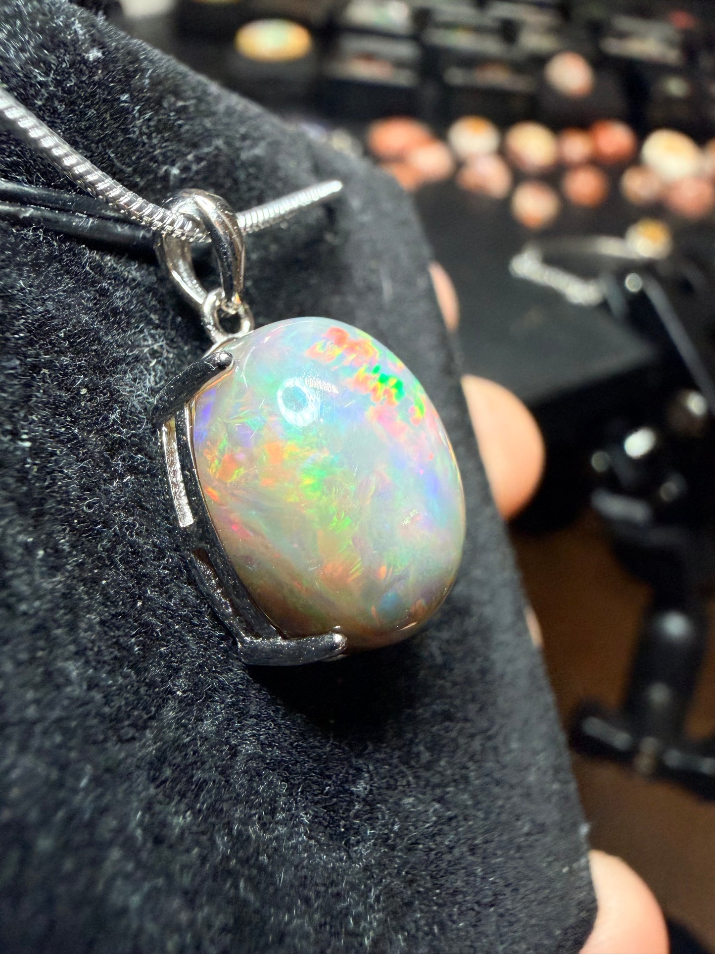 9 carat Ethiopian opal pendant and necklace