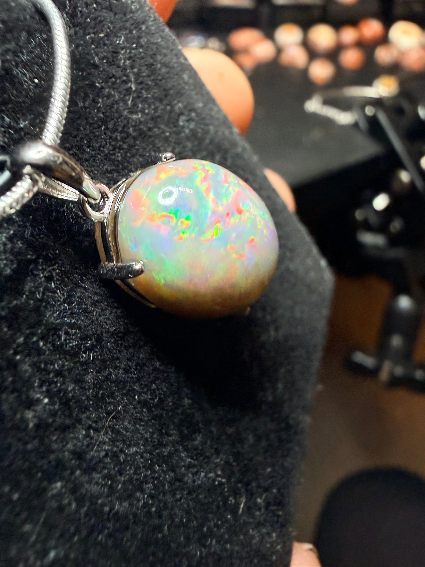 9 carat Ethiopian opal pendant and necklace