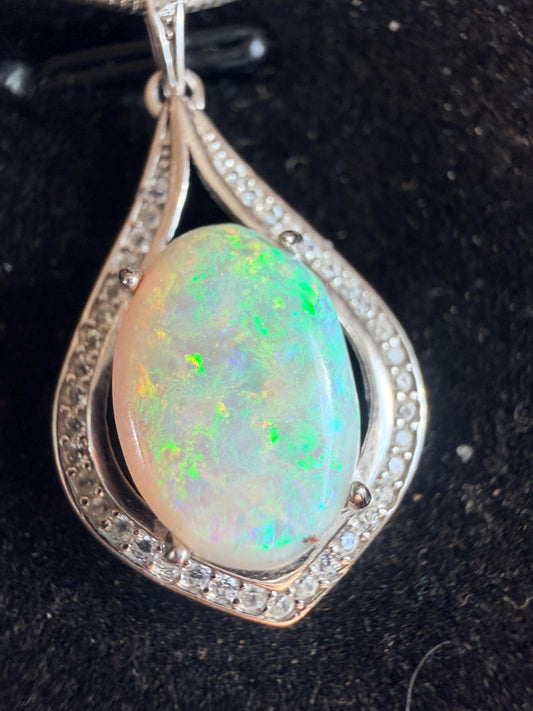 High quality 3.3 carat Australian opal pendant necklace