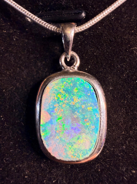 Super high quality 3.85 carat Australian crystal opal pendant Coober Pedy